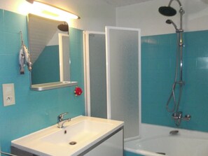 Hair dryer, towels
