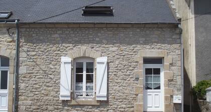 Pleasant fisherman's cottage near the port