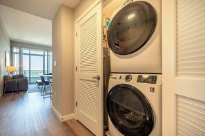 Interior - Apt On Harbor with Balcony and Pool (Stamford)