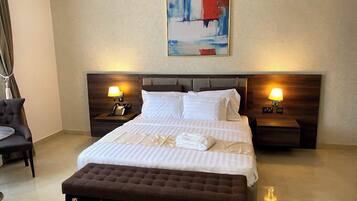 مكتب ومساحة عمل للكمبيوتر المحمول وواي فاي مجانًا