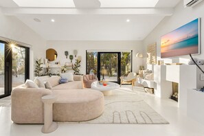 Cheminée, chaîne hi-fi