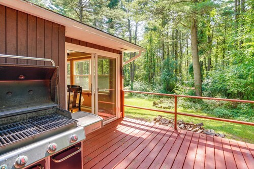 Berkshire Hideaway w/ Fire Pit & Playground!