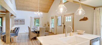 Modern Burkesville Home: 2 Mi to Dale Hollow Lake!