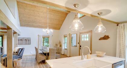 Modern Burkesville Home: 2 Mi to Dale Hollow Lake!