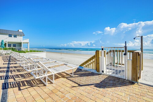 New Smyrna Beach Condo on Water: Rest, Swim & Play