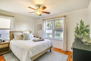 House (2 Bedrooms) | Interior - St Louis Home < 1 Mi to Forest Park! (St. Louis)