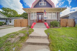 House (3 Bedrooms) | Interior - Family-friendly Home: Walk to Lake Erie! (Erie)