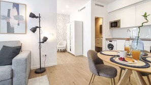 Unclassified image, 5 of 26, button