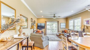 Interior - Walk to Seaside: North Myrtle Beach Gem w/ Views! (North Myrtle Beach)