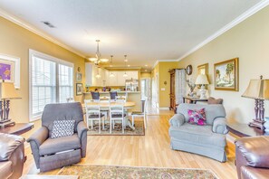 Interior - Walk to Seaside: North Myrtle Beach Gem w/ Views! (North Myrtle Beach)