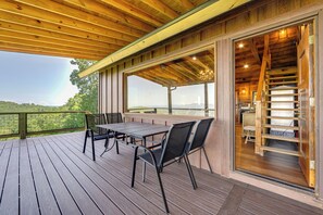 Interior - Dreamy Penrose Cabin w/ Panoramic Mountain Views (Penrose)
