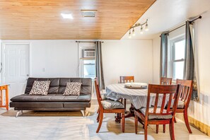 Casa (2 Bedrooms) | Interior