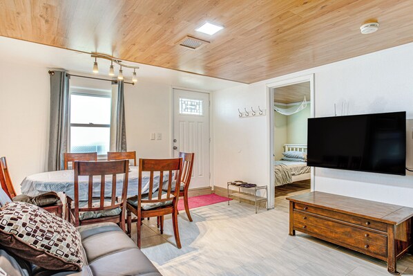 House (2 Bedrooms) | Interior - Aurora Abode: 7 Mi to Dtwn Denver! (Aurora)