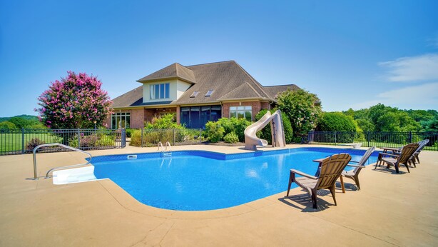 Pool - Goodlettsville Studio ~ 17 Mi to Nashville (Goodlettsville)