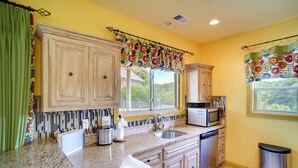 Private kitchen - Goodlettsville Studio ~ 17 Mi to Nashville (Goodlettsville)