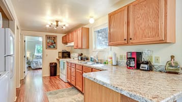House (2 Bedrooms) | Interior