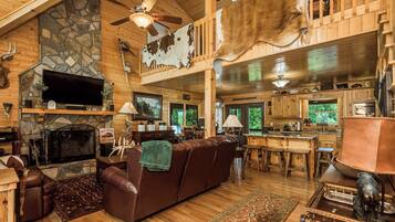 House (4 Bedrooms) | Interior