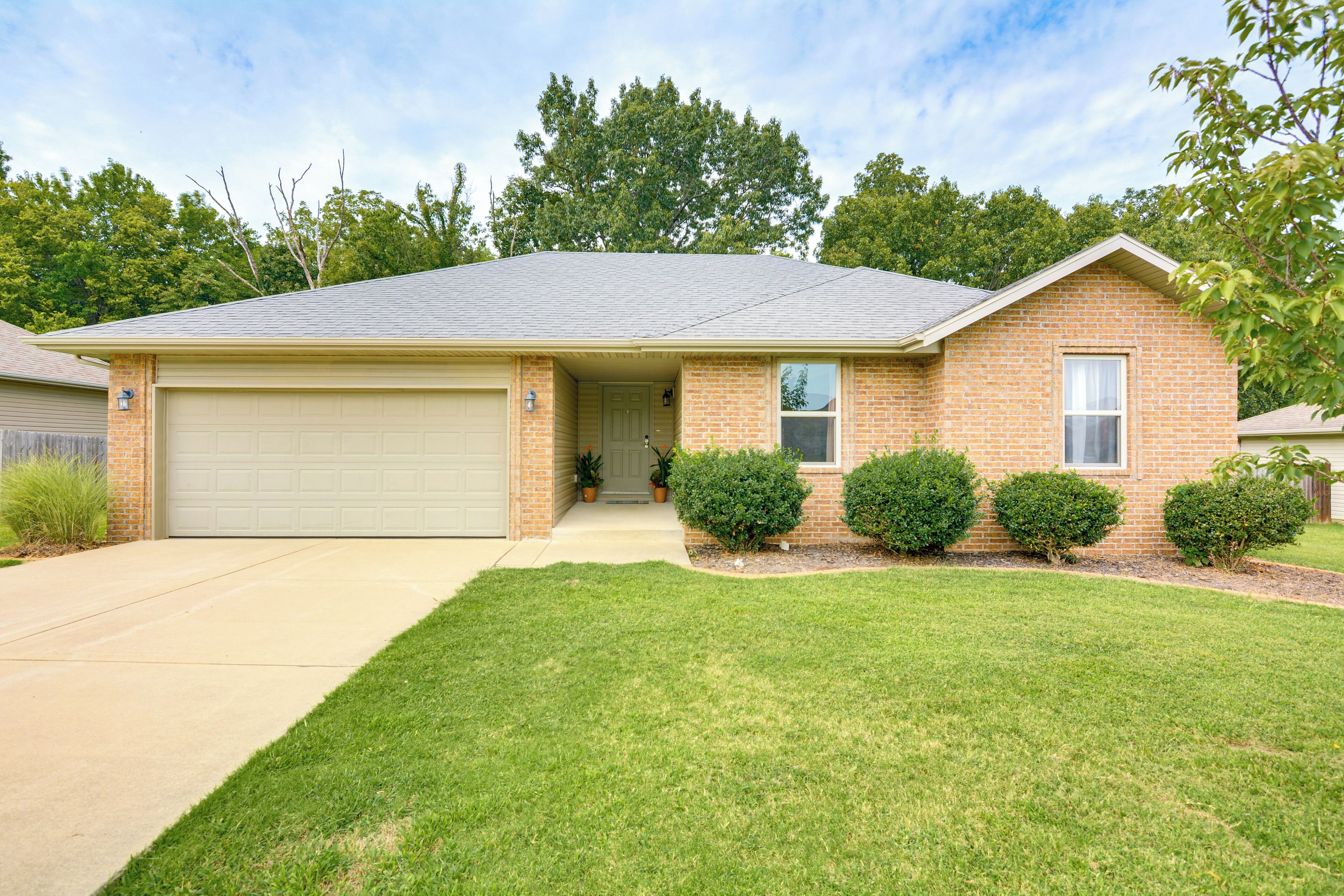 House (3 Bedrooms) | Front of property