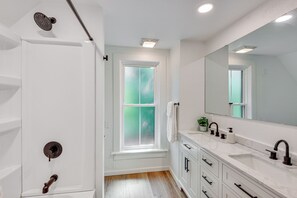 House (3 Bedrooms) | Interior - 2 MI to Notre Dame: Dog-friendly Home w/ Yard! (South Bend)