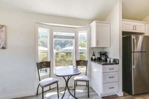 House (1 Bedroom) | Interior - Southern Oregon Cabin: Fire Pit & Private Pond! (Oakland)