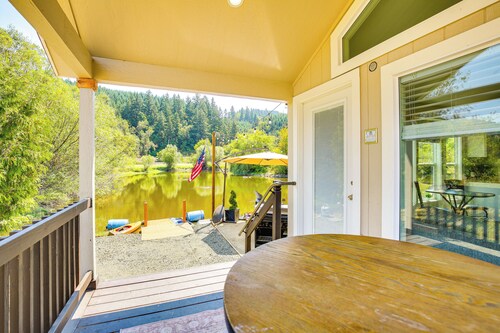 Southern Oregon Cabin: Fire Pit & Private Pond!