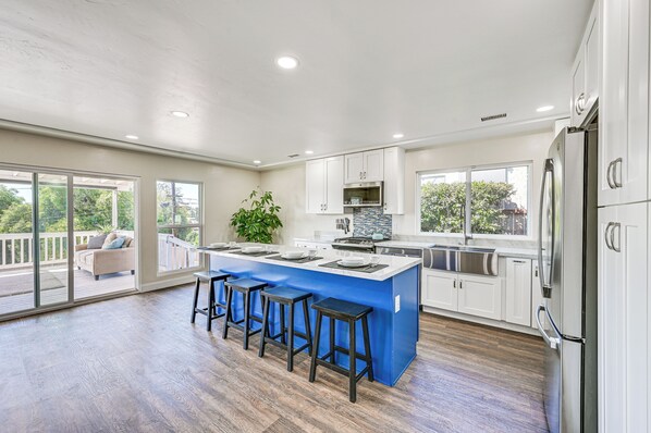 Interior - Sun-soaked Home < 9 Mi to Downtown San Diego (Lemon Grove)