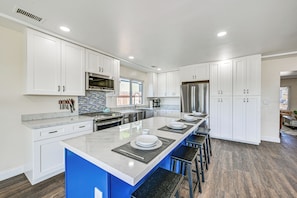 Interior - Sun-soaked Home < 9 Mi to Downtown San Diego (Lemon Grove)