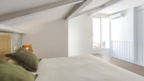 1 室のベッドルーム、アイロン / アイロン台、WiFi (無料)、ベッドシーツ