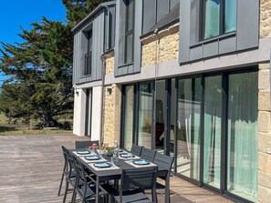 Outdoor dining - Ria d'Etel, modern Home facing the sea (Plouhinec)