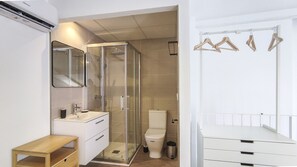 Doccia, asciugacapelli, asciugamani