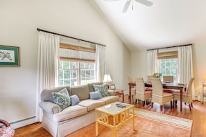 Apartment (2 Bedrooms) | Front of property