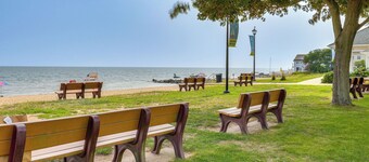 Walk to Beaches: Sunny East Haven Home w/ Grill