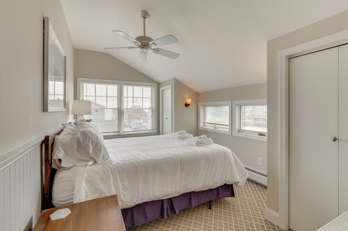 Walk to Beaches: Sunny East Haven Home w/ Yard