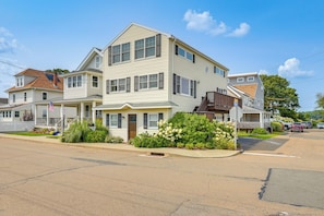 House (4 Bedrooms) | Bahagian luar