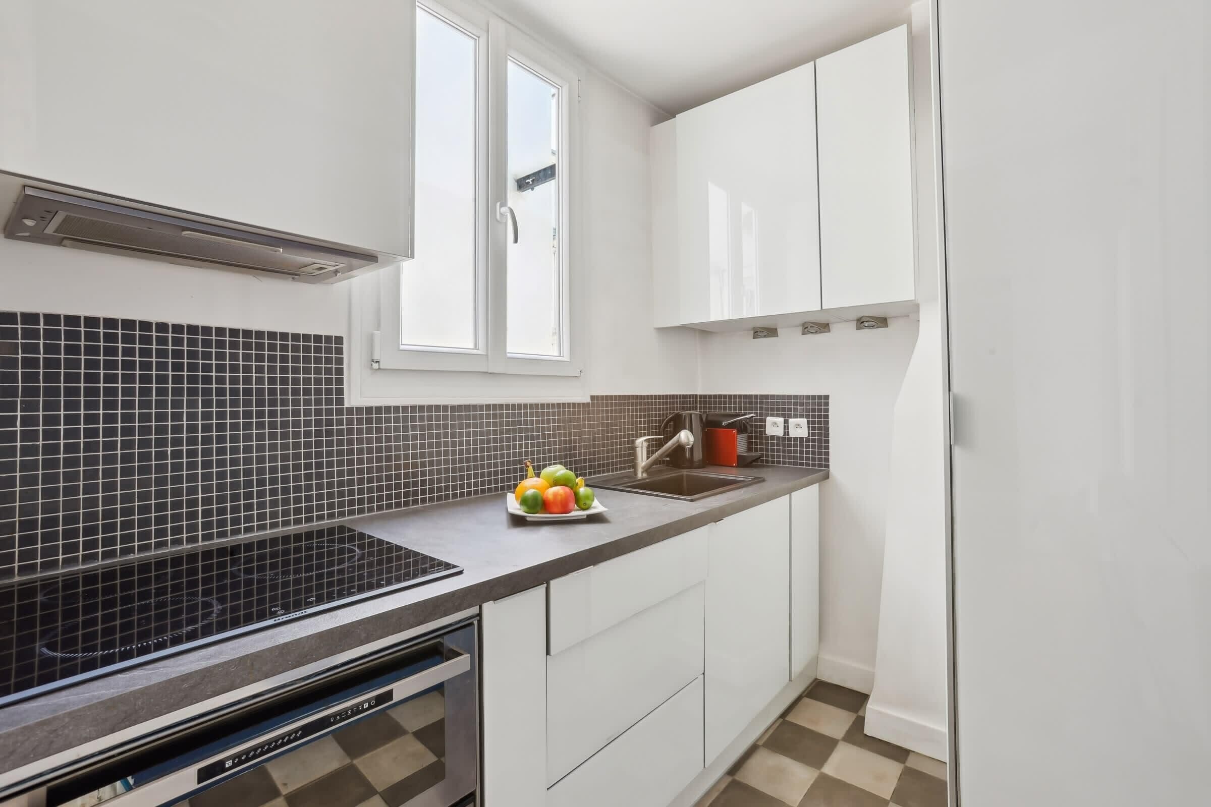 Refrigerador, microondas, horno, placa de cocina