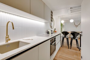 Kühlschrank, Ofen, Herdplatte, Geschirrspüler