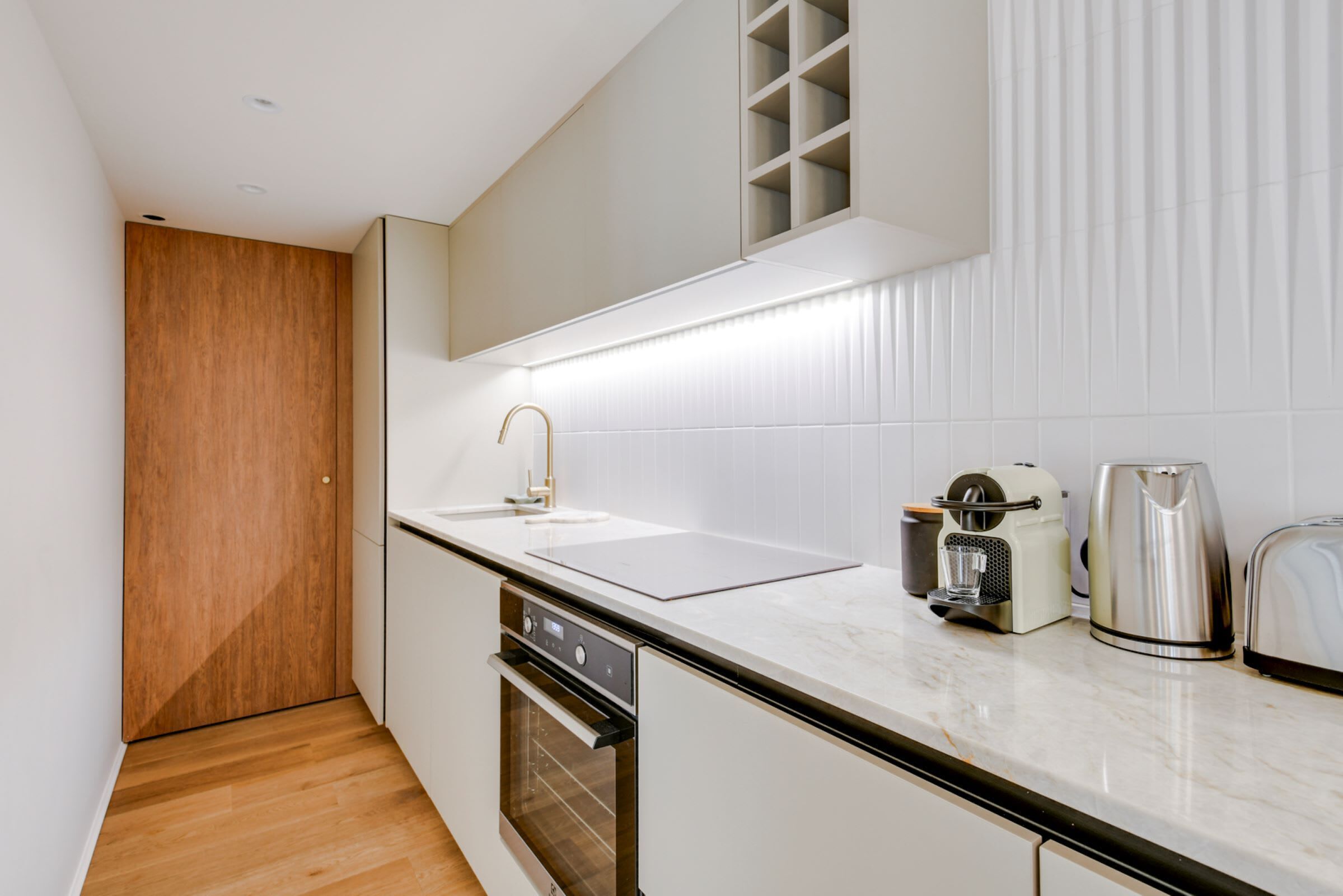 Refrigerador, horno, parrilla de estufa y lavavajillas 