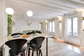 تناول الطعام