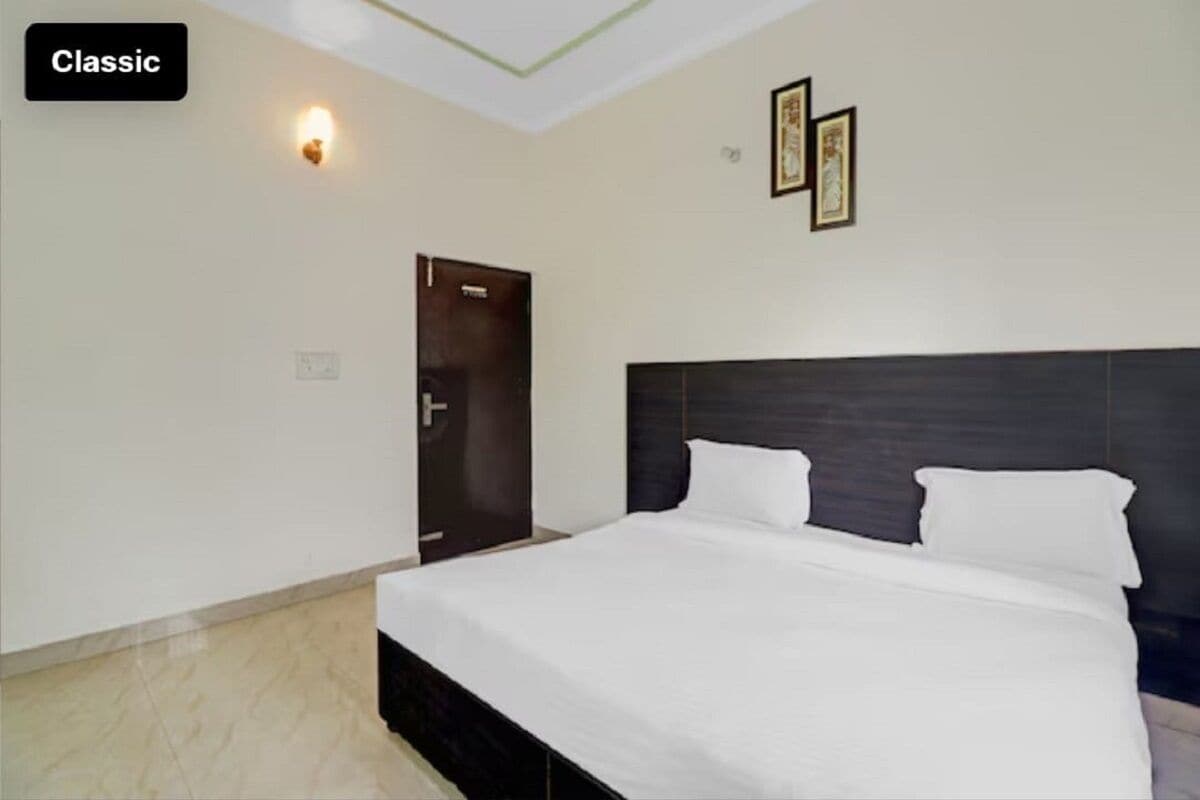 Double Room | Soundproofing, free rollaway beds, bed sheets