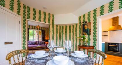 Luxurious Vineyard Hideaway At Stanlake Park