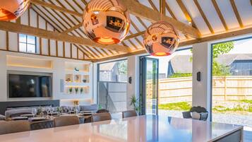 House | 4 bedrooms, Internet