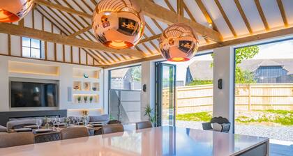 Honeybuzz Barn - Stunning 4-bed Rural Paradise