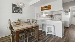 Leilighet | 2 soverom, skrivebord og internett