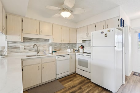 Apartment | 2 bedrooms, desk, Internet