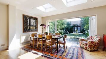 Rumah | 3 kamar tidur dan internet