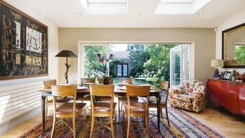 Rumah | 3 kamar tidur dan internet