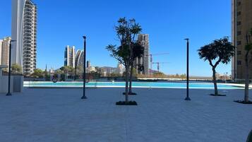 Piscina coberta i piscina a l'aire lliure de temporada