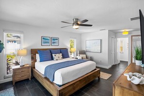 4 間睡房、書桌、上網、床單