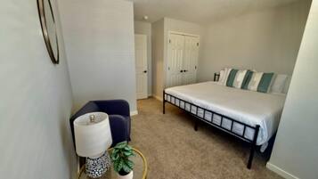 3 bedrooms, iron/ironing board, WiFi, bed sheets