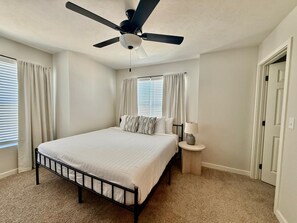 3 bedrooms, iron/ironing board, WiFi, bed sheets